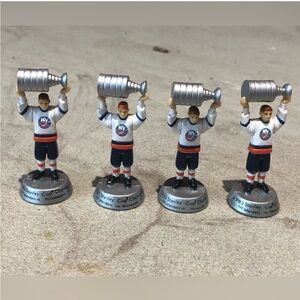 Hockey Player mini Figurines with Trophies Bundle